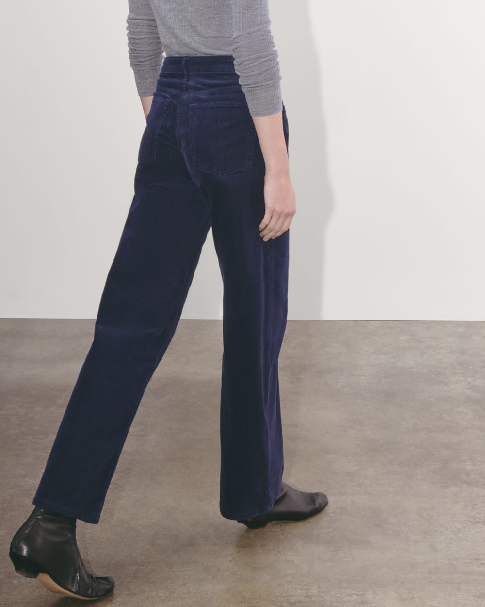 The Mid-Way Pant in Corduroy | Navy
