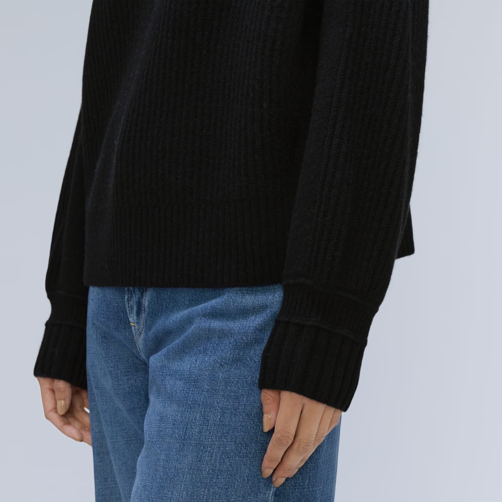 The Cashmere Ribbed Turtleneck | Black