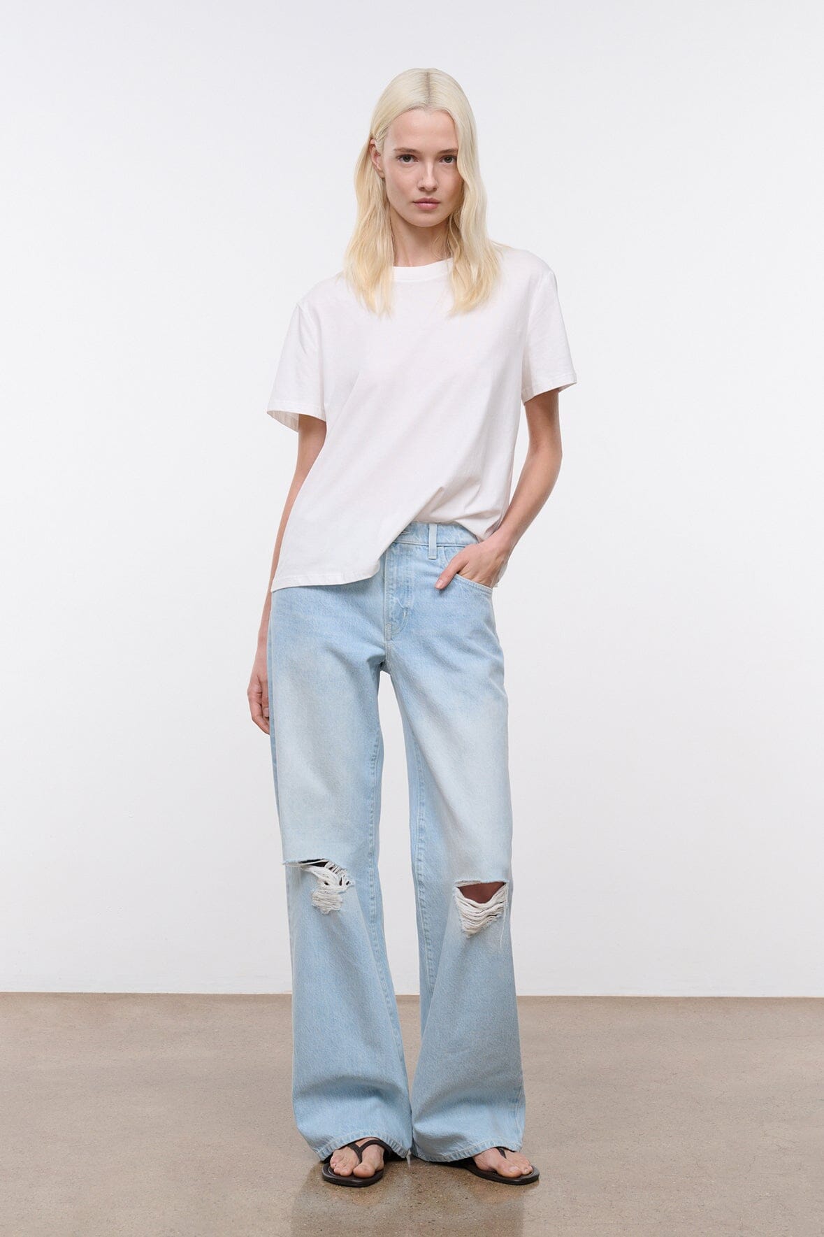 Gus Distressed Relaxed Jean | Salt Wash