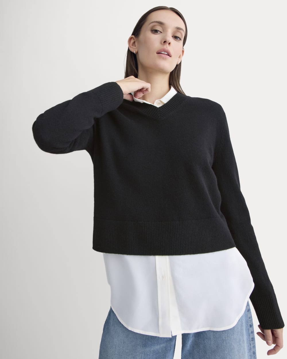 Cashmere Cropped High-V Sweater | Black