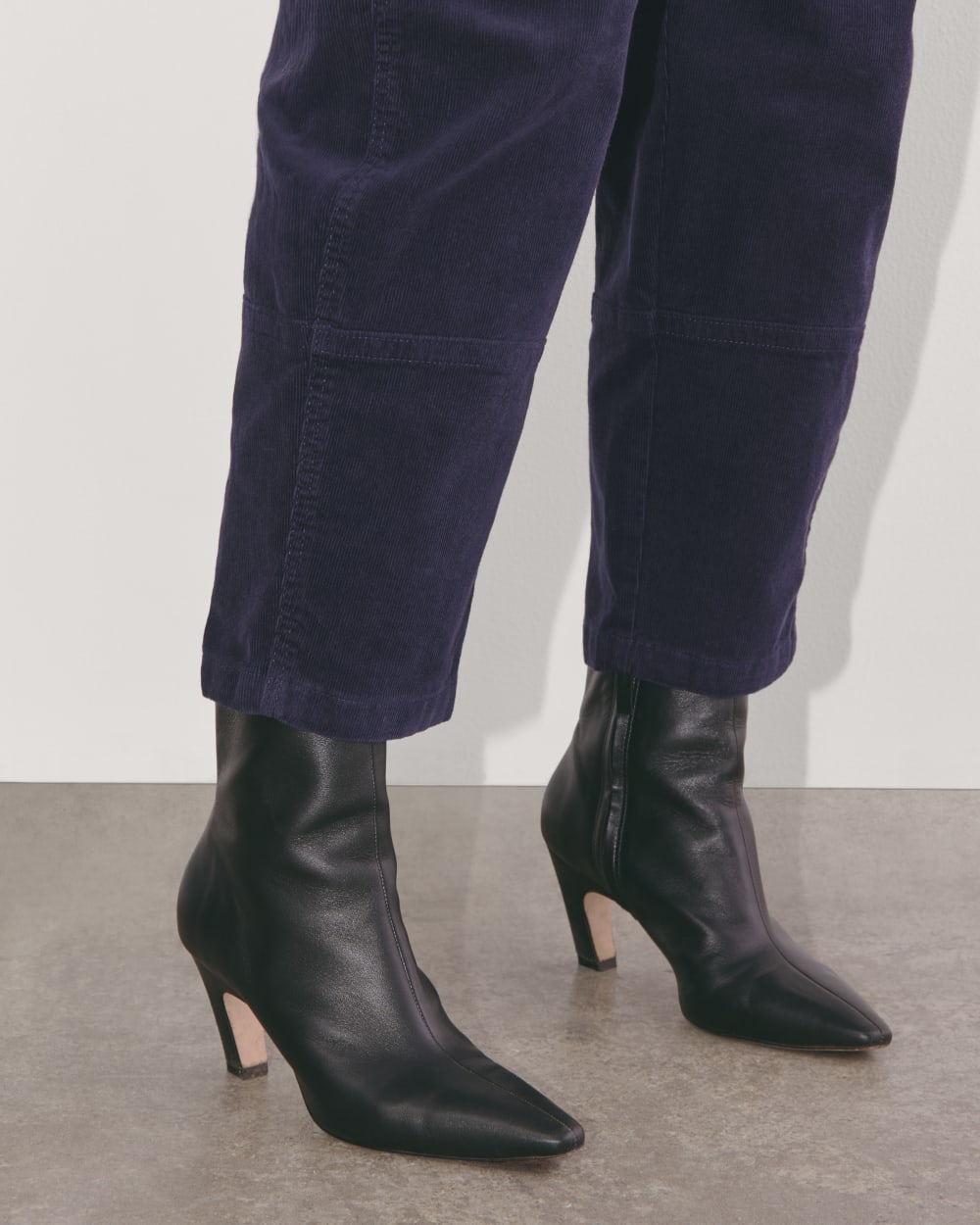 The Utility Barrel in Corduroy | Navy