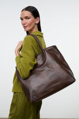 Maude North South Tote | Espresso Distressed
