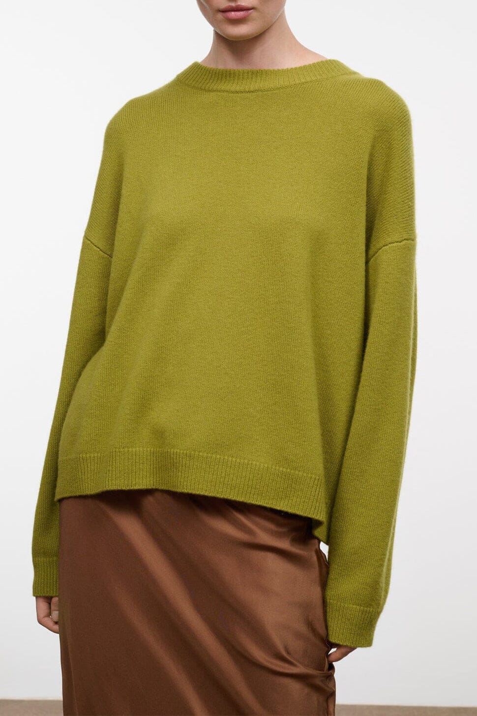 Serrano Cashmere Relaxed Crew | Pear