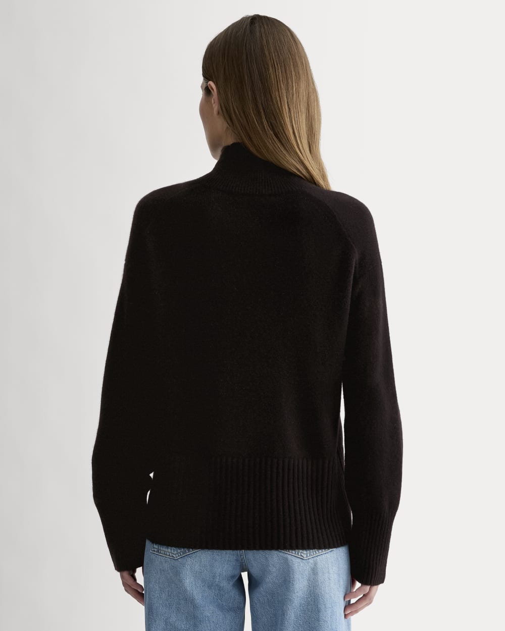 The Boxy Turtleneck in Cashmere | Black