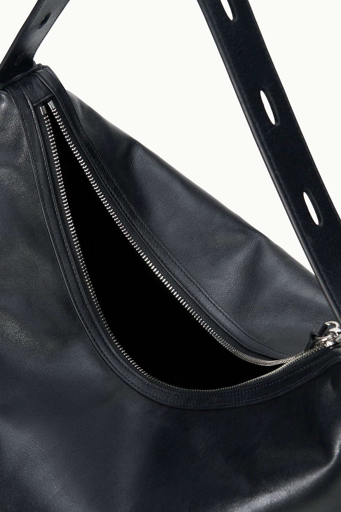 Levi Hobo Bag | Black