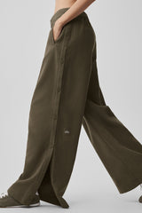 Mid-Rise Cosmopolitan Snap Pant - Olive Tree