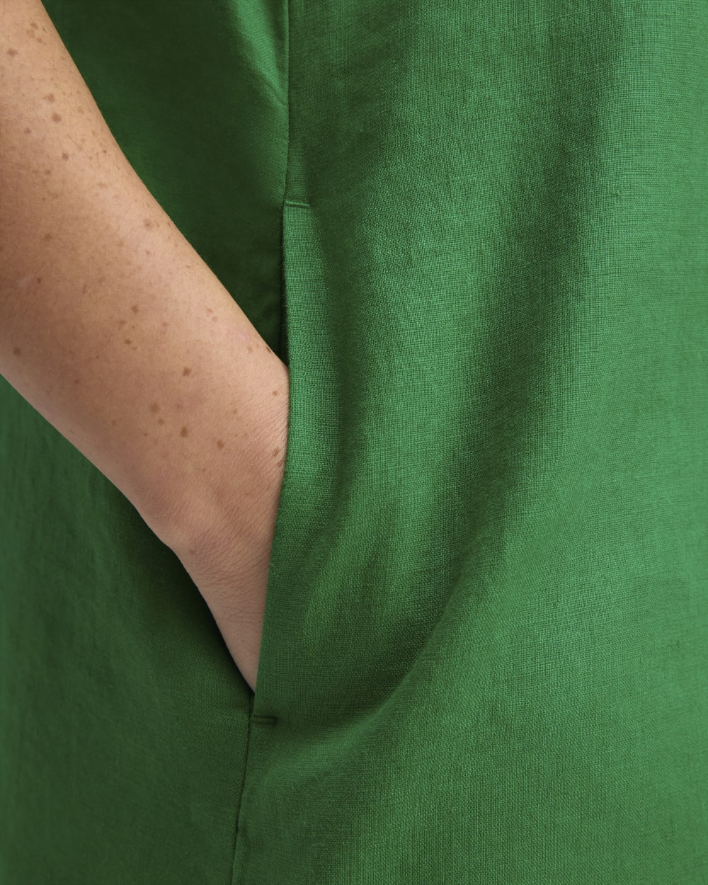 The Shirtdress in Linen | Grass Green
