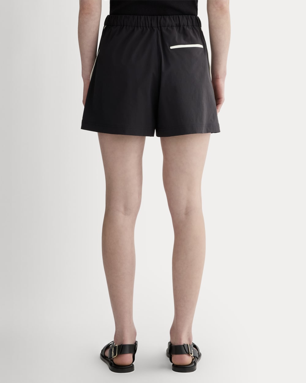 The Anywhere Barrel Short | Black