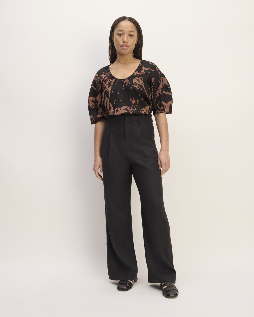 The Scoop Top in Linen | Carob Brown Abstract